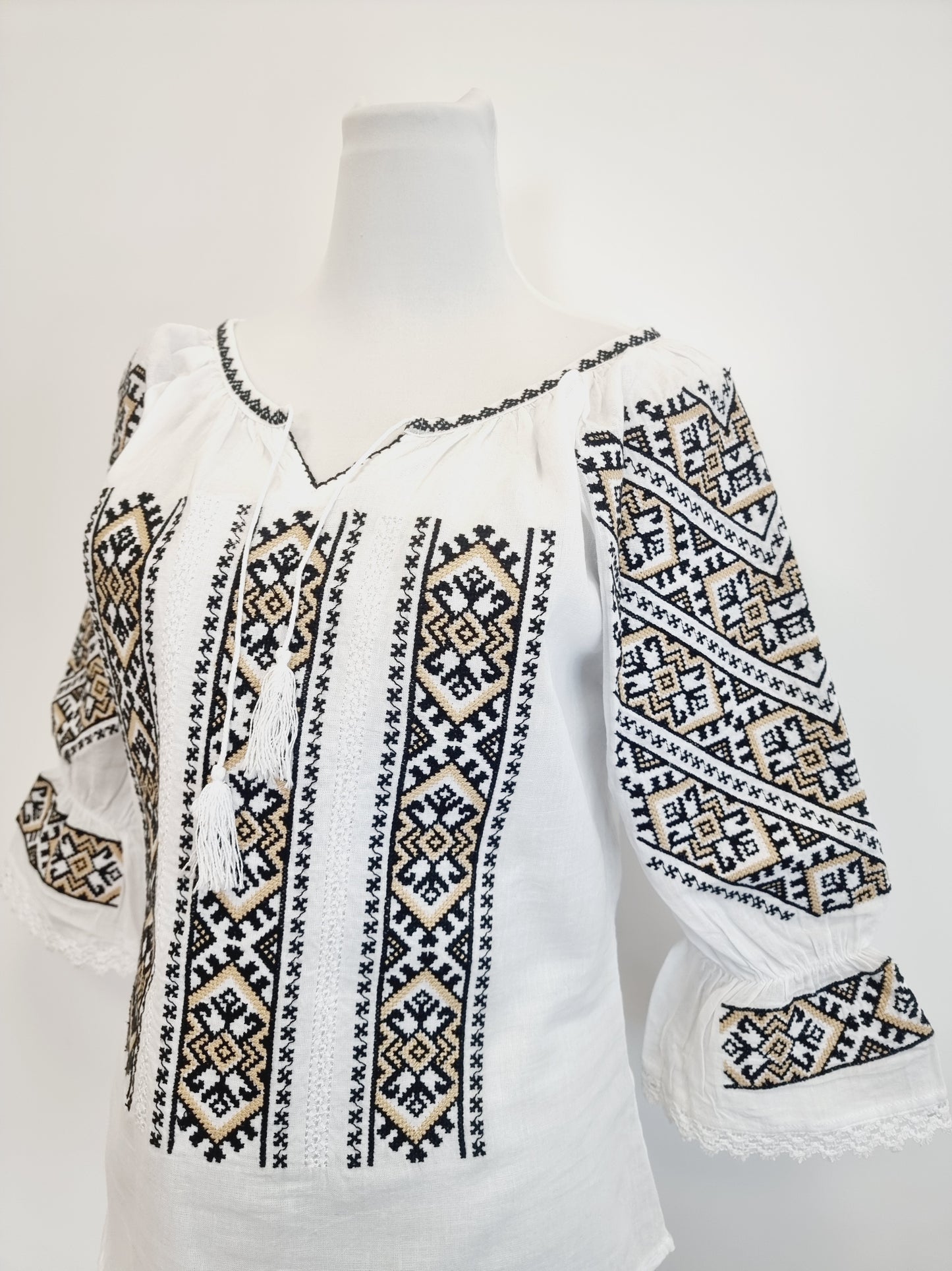 Women's Romanian cotton blouse