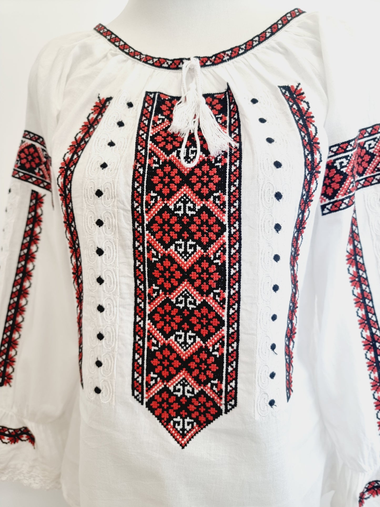 Blouse roumaine rouge en coton